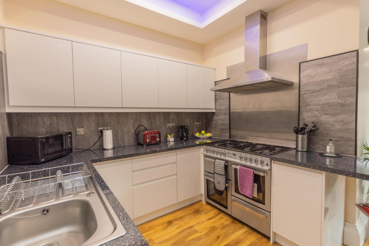New 3-Bedroom Apartment Close To City Centre Edinburgh Exterior photo