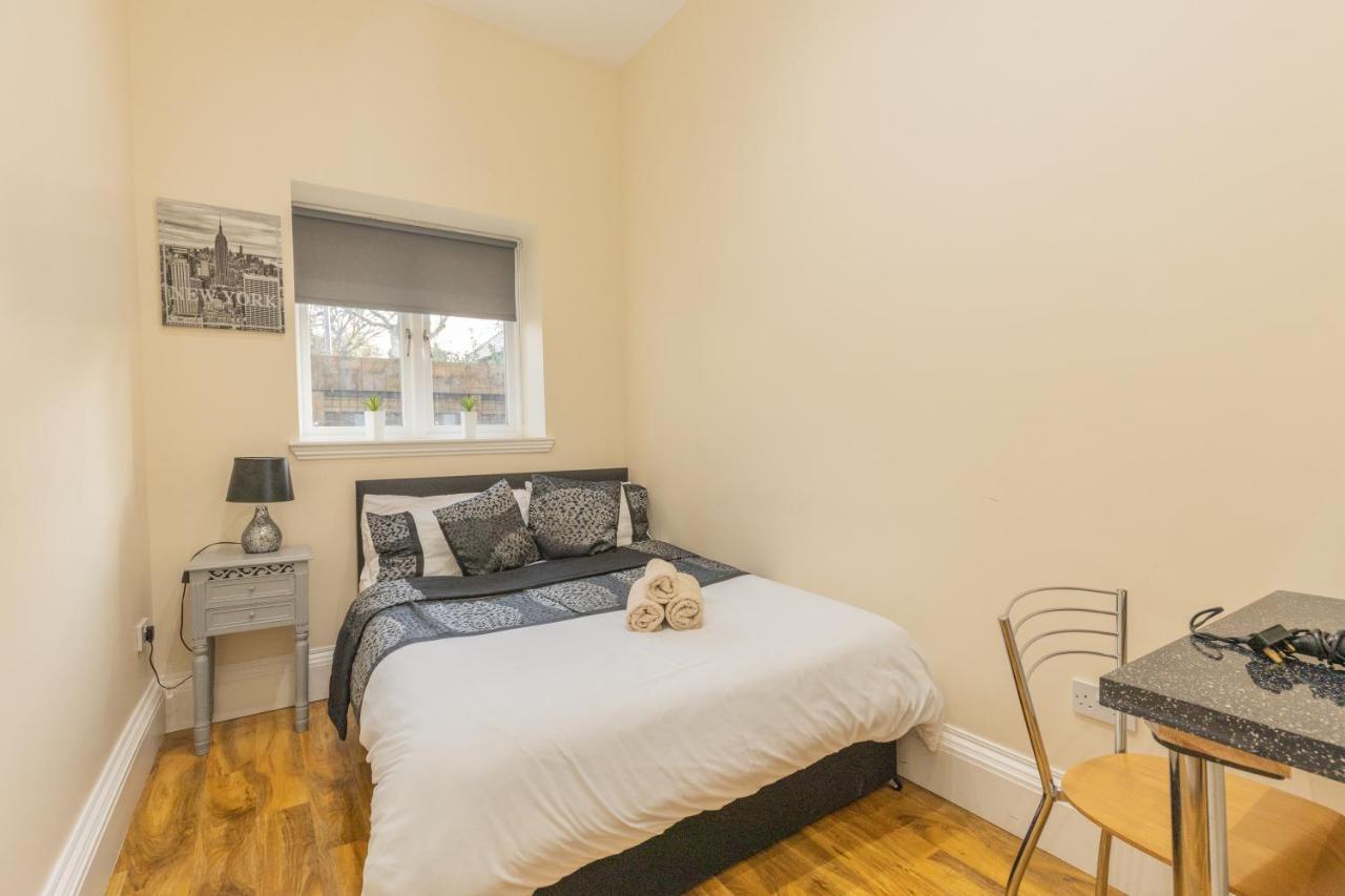 New 3-Bedroom Apartment Close To City Centre Edinburgh Exterior photo