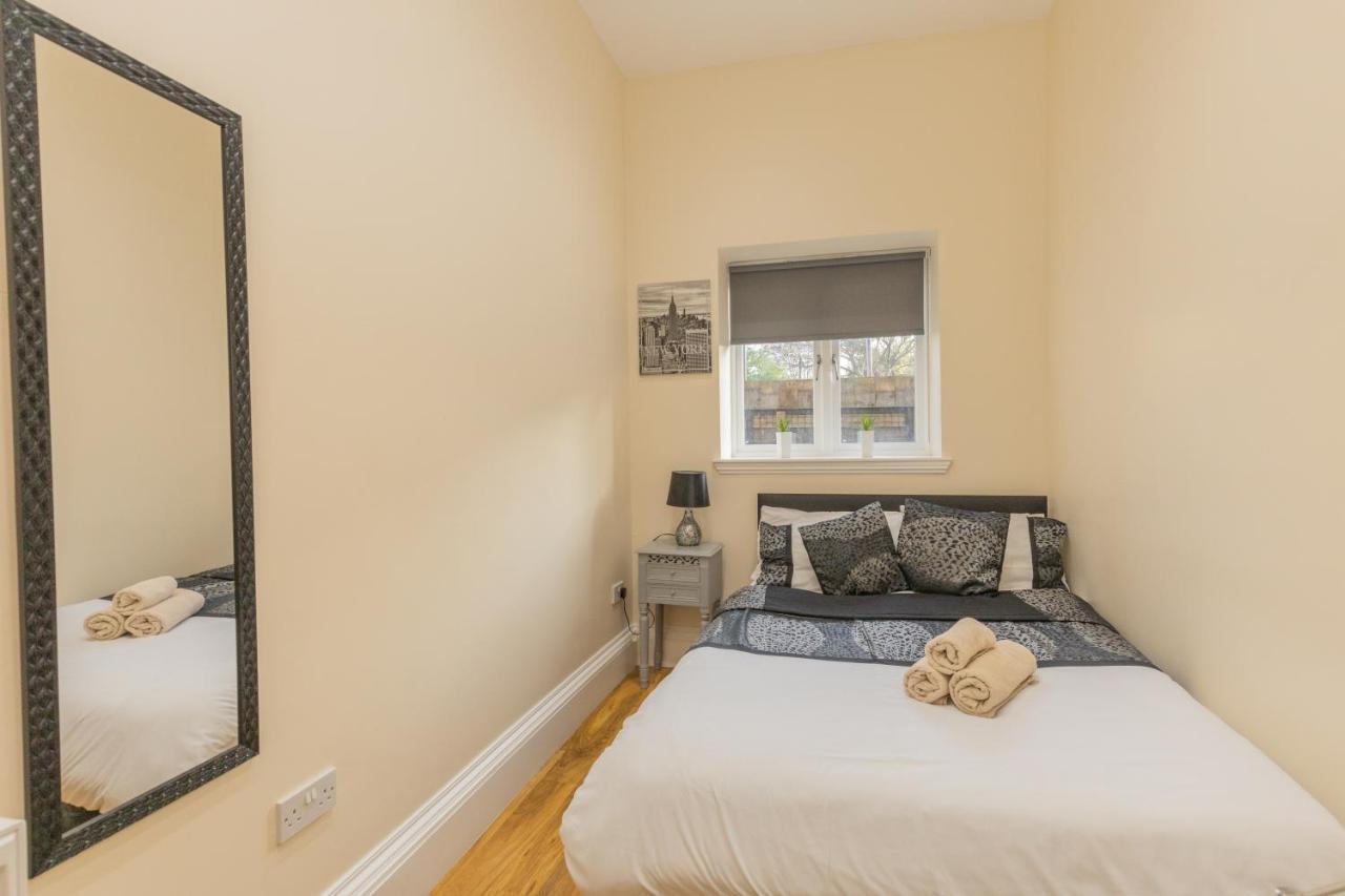 New 3-Bedroom Apartment Close To City Centre Edinburgh Exterior photo